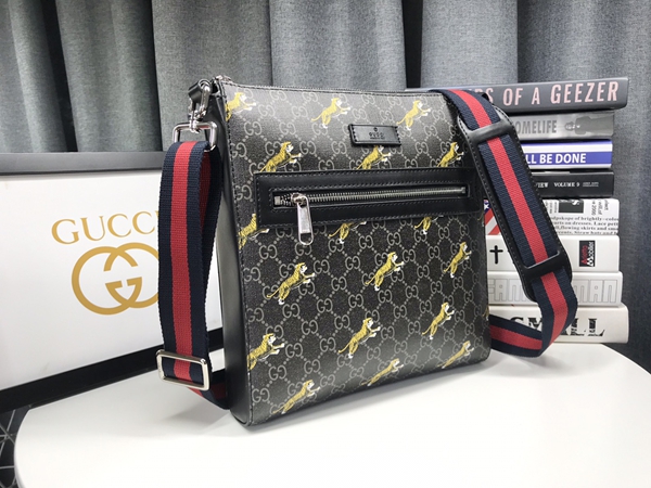 激安グッチバッグコピー背面デザイン